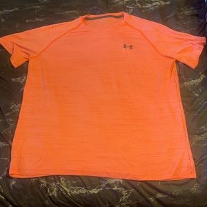 Men’s athletic under armour shirt large